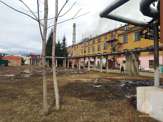 Пожар на Иркутском масложиркомбинате тушили 50 человек