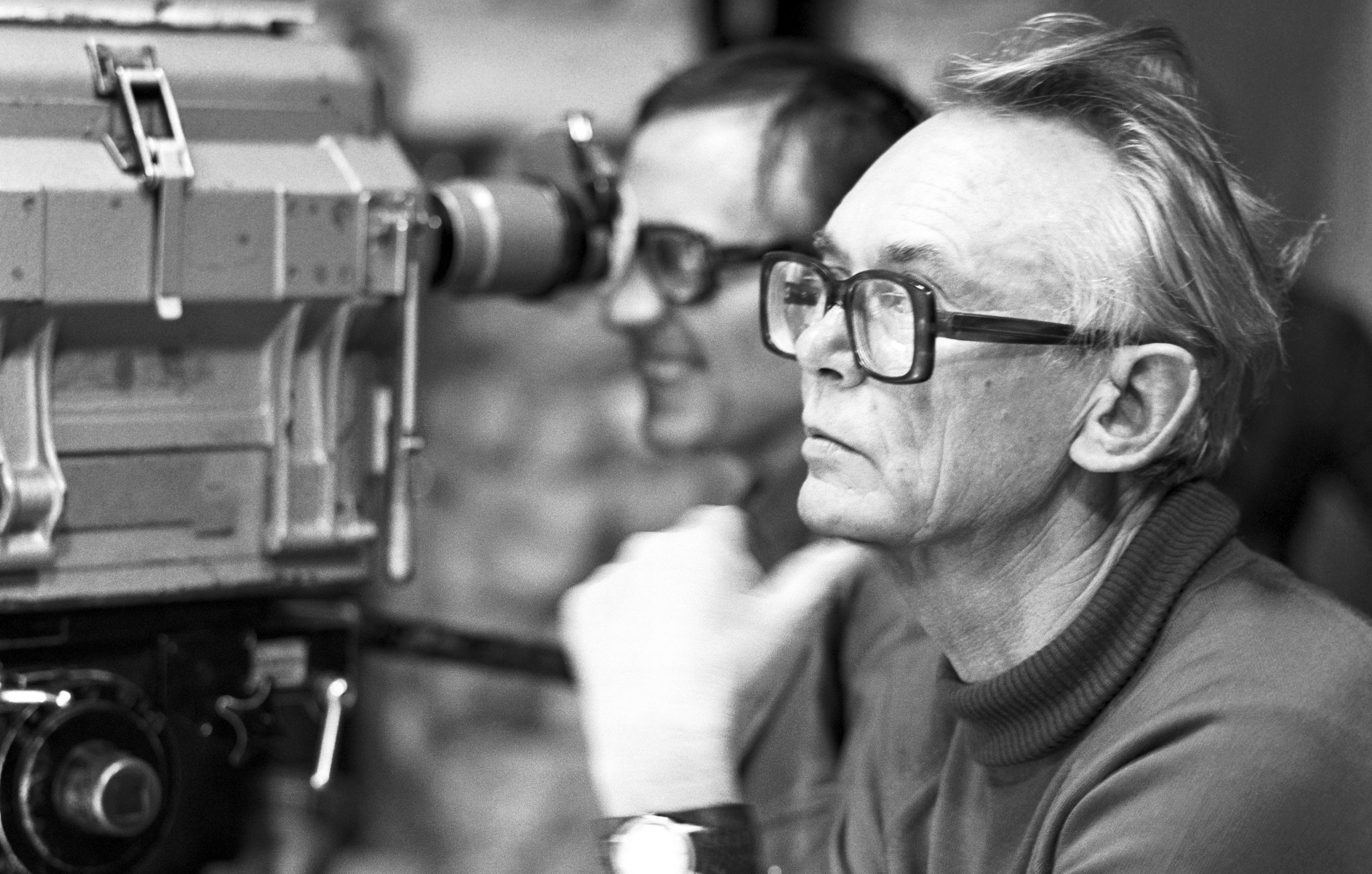 1675074100993446_Y8M20BxX