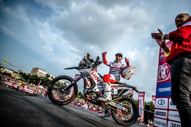 Иркутяне увидели в городе необычные машины: рассказываем, кто это, и почему они уже не должны удивлять жителей