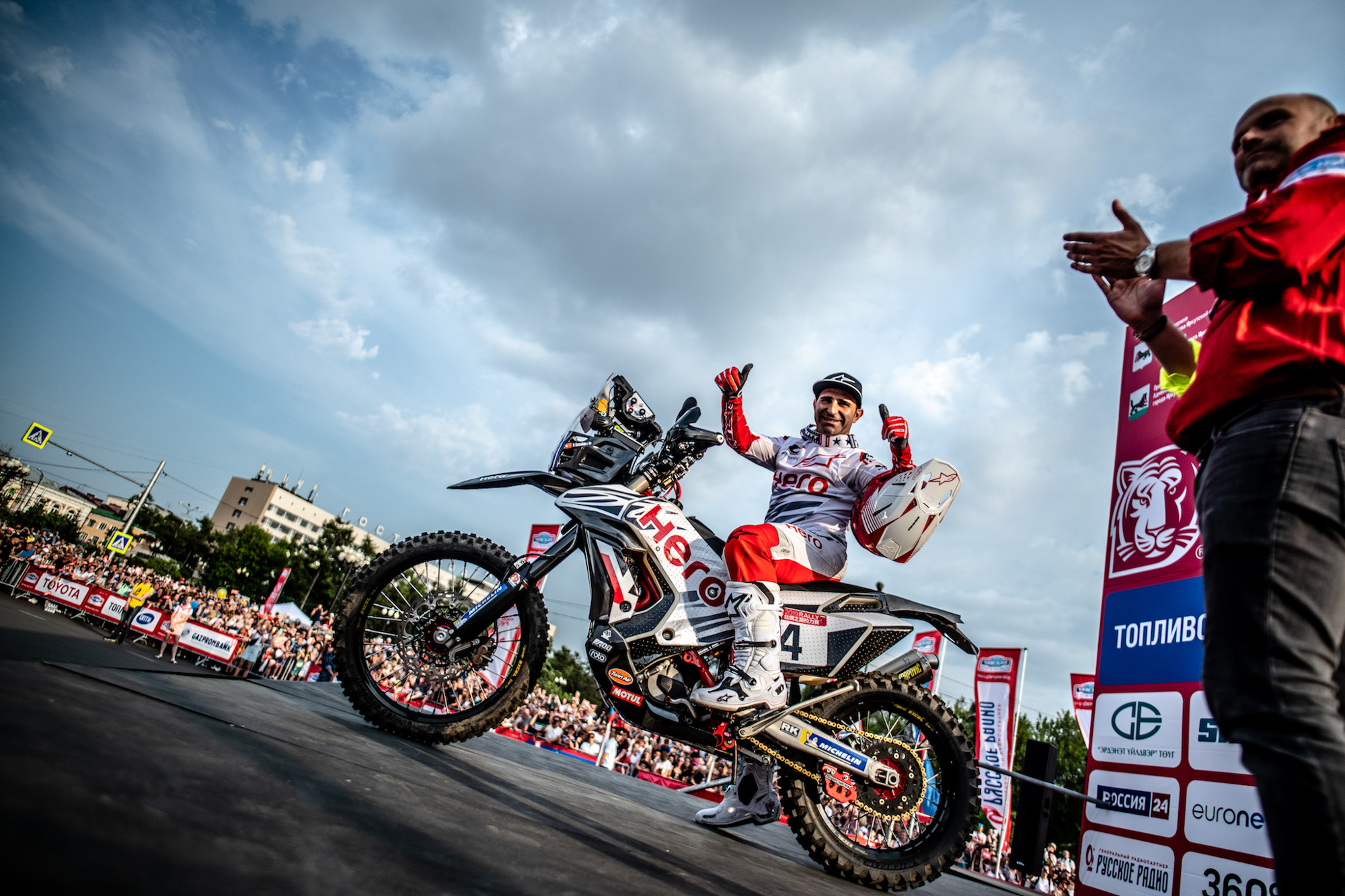 Иркутяне увидели в городе необычные машины: рассказываем, кто это, и почему они уже не должны удивлять жителей